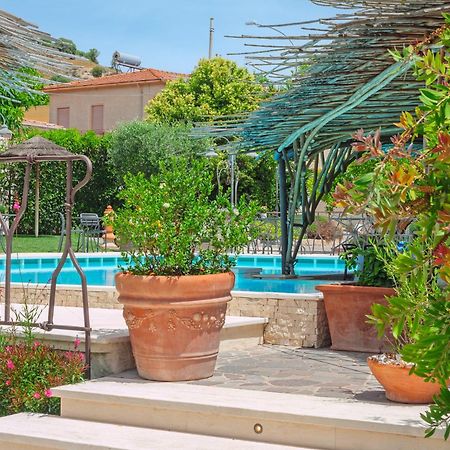 Il Giardino Degli Aranci Bed & Breakfast Mores Luaran gambar