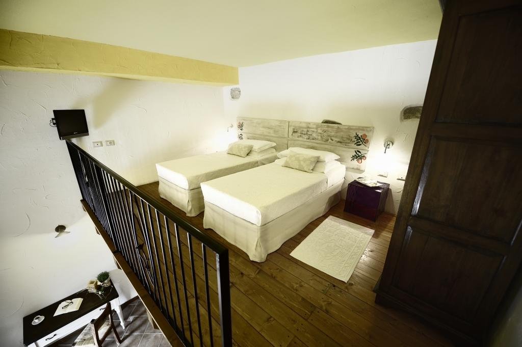 Il Giardino Degli Aranci Bed & Breakfast Mores Luaran gambar