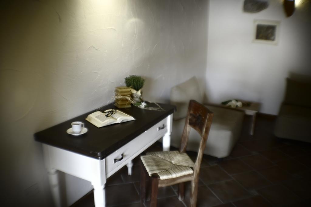 Il Giardino Degli Aranci Bed & Breakfast Mores Bilik gambar