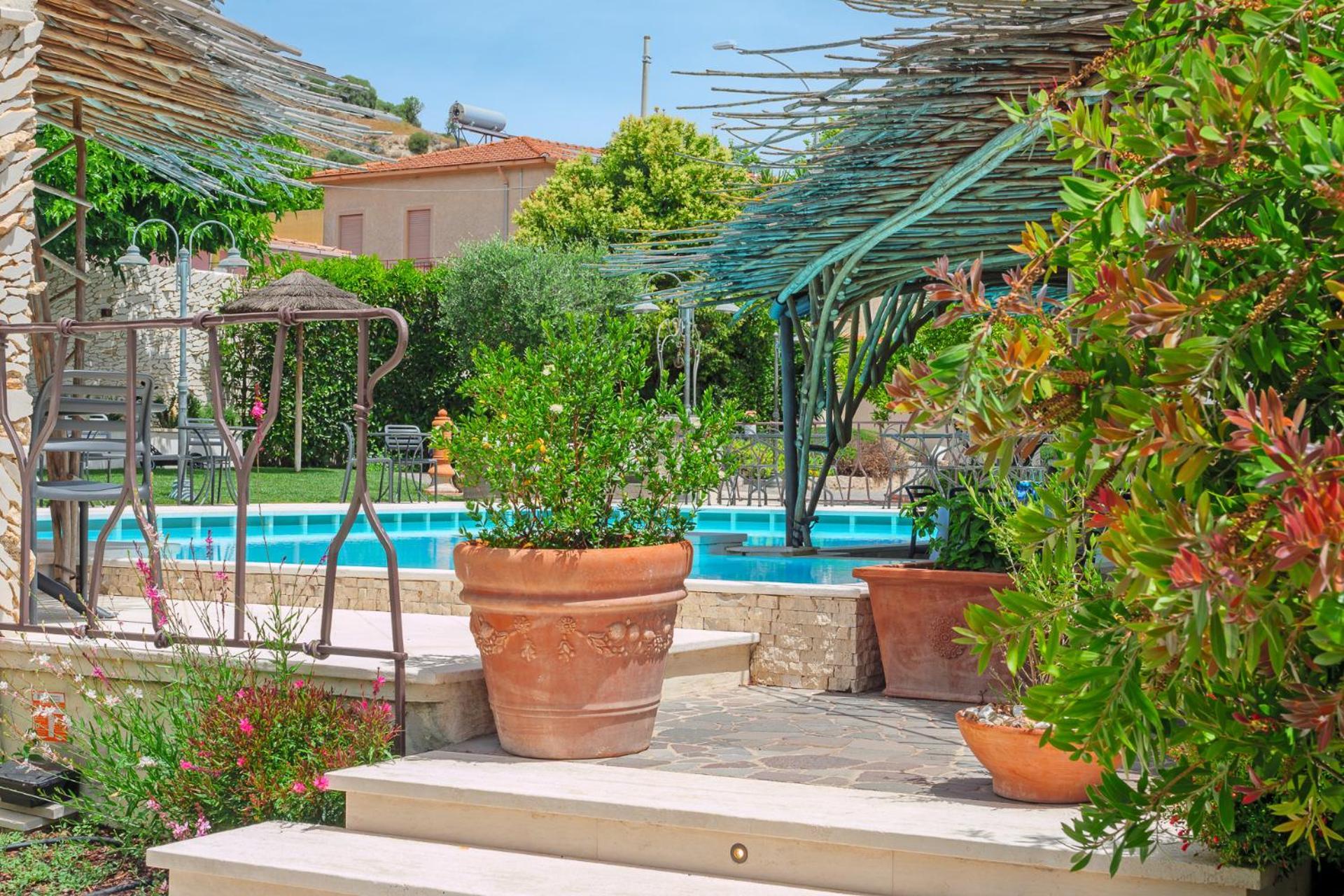 Il Giardino Degli Aranci Bed & Breakfast Mores Luaran gambar