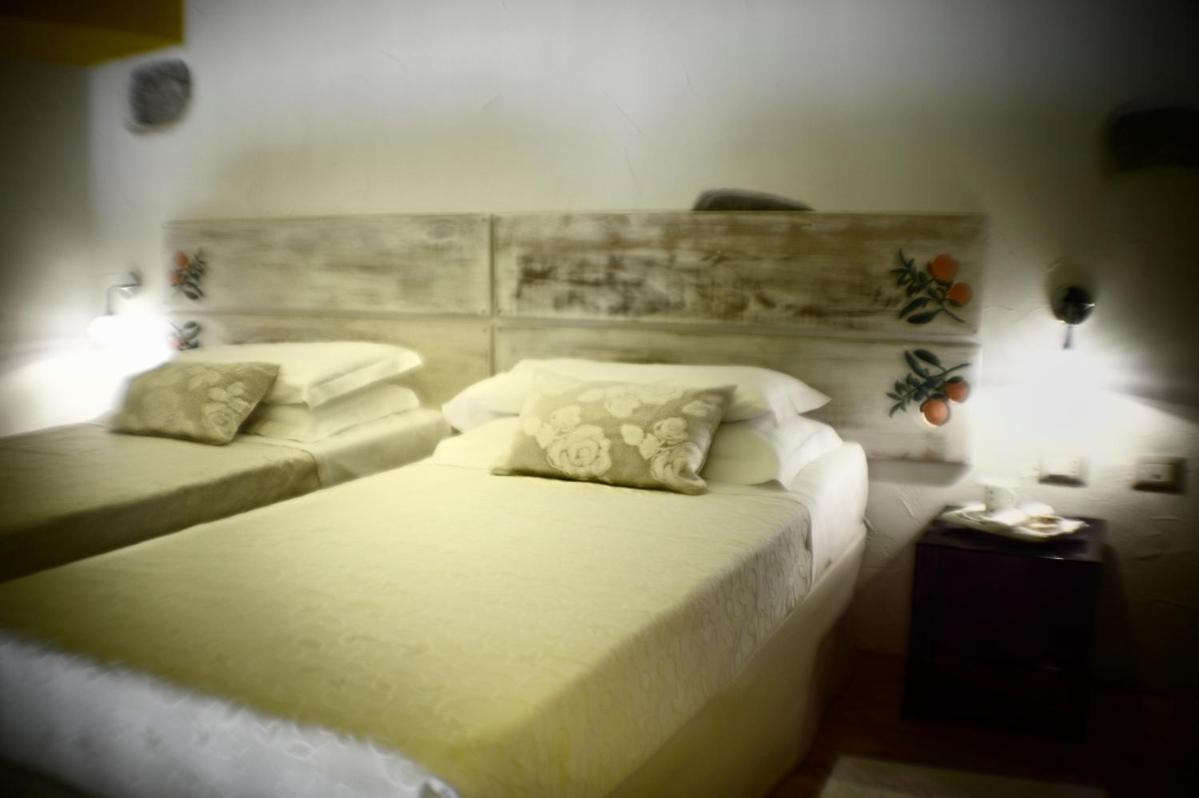 Il Giardino Degli Aranci Bed & Breakfast Mores Luaran gambar